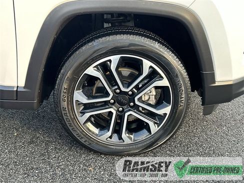 Certified 2022 Jeep Compass Limited image 13