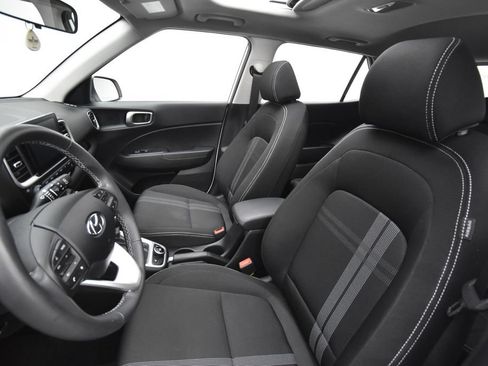 Used 2026 Hyundai Venue SEL FWD image 12