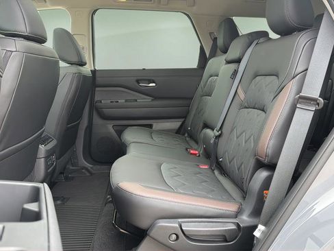 New 2026 Nissan Pathfinder Platinum AWD/4WD image 21