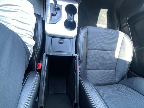 Used 2014 Toyota Camry SE FWD image 36