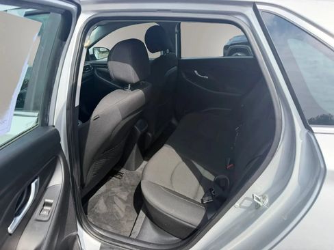 Used 2019 Hyundai Elantra GT FWD image 29