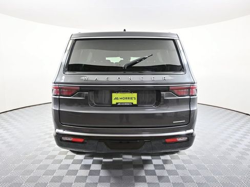 Used 2024 Jeep Wagoneer Series II w/ Flexible Seating Group AWD/4WD image 5
