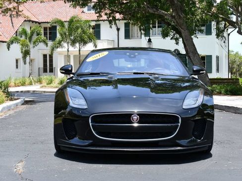 Used 2018 Jaguar F-TYPE Coupe RWD image 9