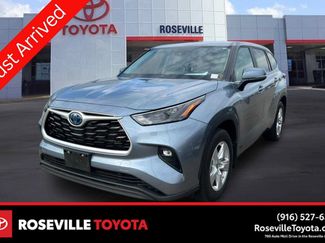 Used 2023 Toyota Highlander LE AWD/4WD video 1