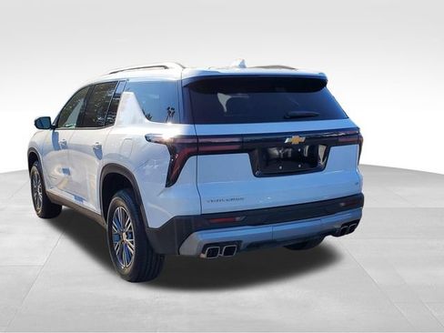 Certified 2024 Chevrolet Traverse LT w/ LPO, Floor Liner Package FWD image 4