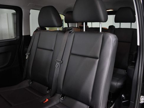 Used 2016 Mercedes-Benz Metris Passenger image 25