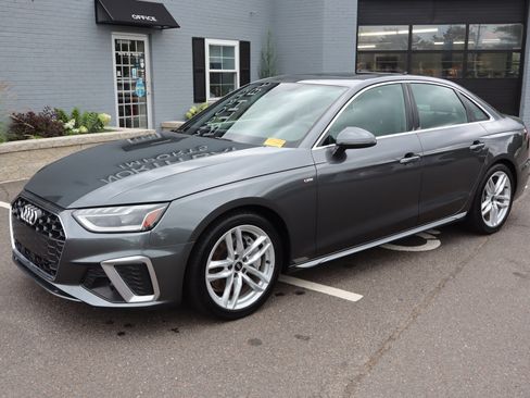 Used 2024 Audi A4 2.0T Premium w/ Convenience Package AWD/4WD image 2