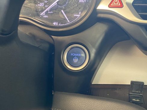 Used 2022 Toyota Sienna XLE AWD/4WD image 24