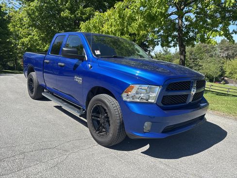 Used 2019 RAM 1500 Express w/ Express Value Package AWD/4WD image 1