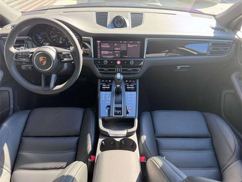 Certified 2026 Porsche Macan AWD/4WD image 22