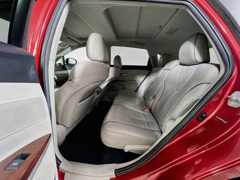 Used 2010 Toyota Venza AWD image 29
