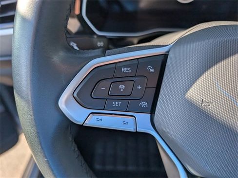 Used 2024 Volkswagen Jetta SE image 5