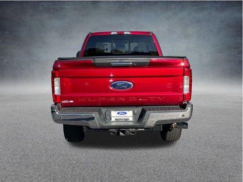 Used 2018 Ford F250 Lariat w/ Chrome Package image 5