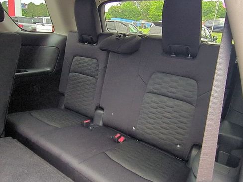 Used 2025 Nissan Pathfinder SV FWD image 16
