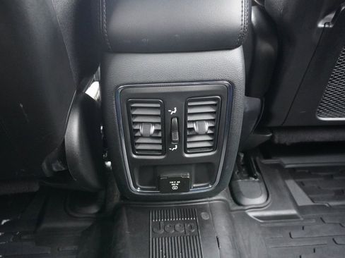 Used 2022 Jeep Grand Cherokee Laredo X image 32