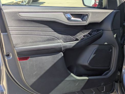 Used 2021 Ford Escape SEL image 11