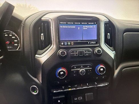 Used 2021 Chevrolet Silverado 2500 LT w/ Texas Edition image 9