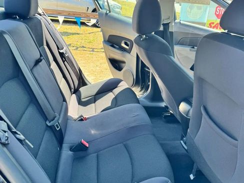Used 2014 Chevrolet Cruze LT image 16