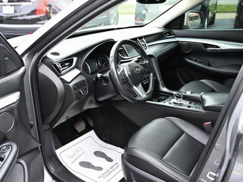 Used 2019 INFINITI QX50 Luxe w/ Navigation Package AWD/4WD image 11