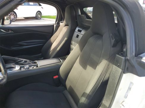 Used 2020 MAZDA MX-5 Miata Sport image 17