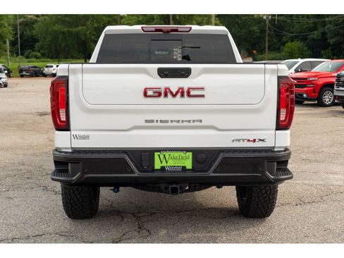 New 2026 GMC Sierra 1500 AT4X w/ LPO, Black Badging Package AWD/4WD image 7