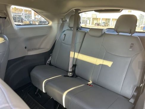 Certified 2024 Toyota Sienna XLE image 11