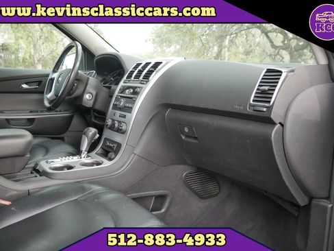 Used 2010 GMC Acadia SLE image 18