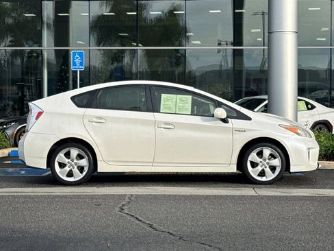 Used 2012 Toyota Prius Five image 3