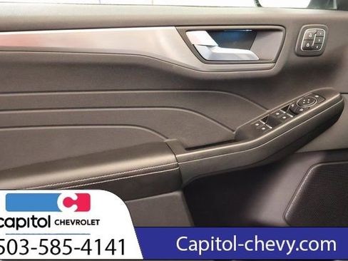 Used 2022 Ford Escape Titanium w/ Class II Trailer Tow Package AWD/4WD image 11