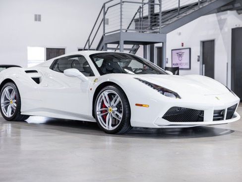 Used 2018 Ferrari 488 Spider RWD image 8