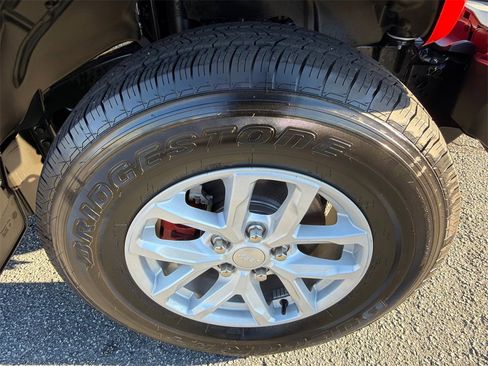 Used 2023 Jeep Gladiator Sport image 12