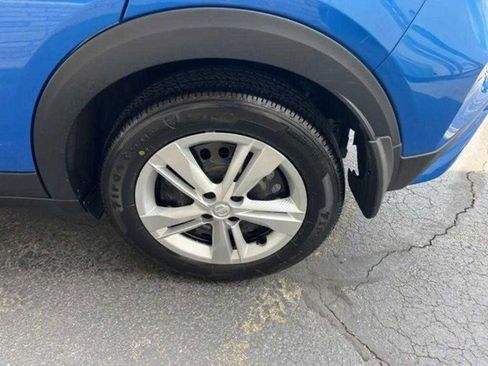 Used 2024 Nissan Kicks S image 11