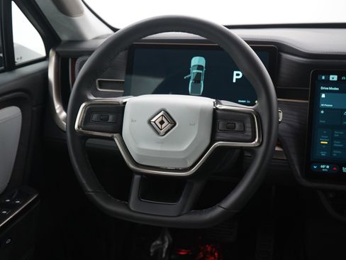 Used 2025 Rivian R1T Adventure image 17