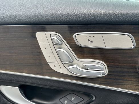 Used 2020 Mercedes-Benz GLC 300 image 23