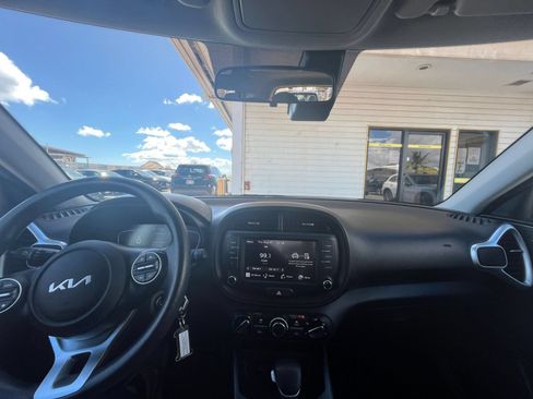Used 2025 Kia Soul LX w/ LX Technology Package FWD image 26