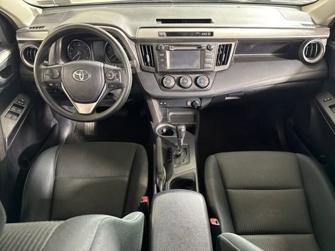 Used 2018 Toyota RAV4 LE image 14