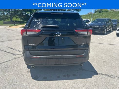 Used 2025 Toyota RAV4 LE AWD/4WD image 6