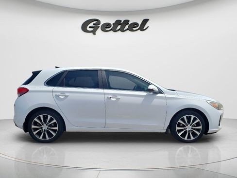 Used 2018 Hyundai Elantra GT w/ Tech Package 03 FWD image 4