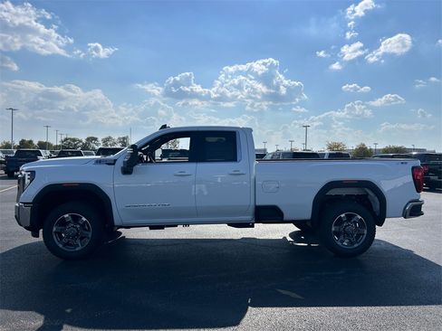 New 2026 GMC Sierra 3500 SLE image 5