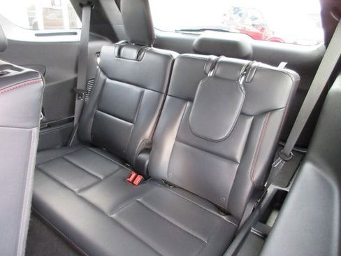 Used 2025 Ford Explorer ST-Line w/ ST-Line Street Pack image 24