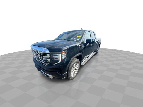 Used 2024 GMC Sierra 1500 Denali w/ Technology Package AWD/4WD image 4