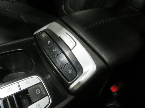 Used 2022 Hyundai Santa Cruz Limited AWD/4WD image 14