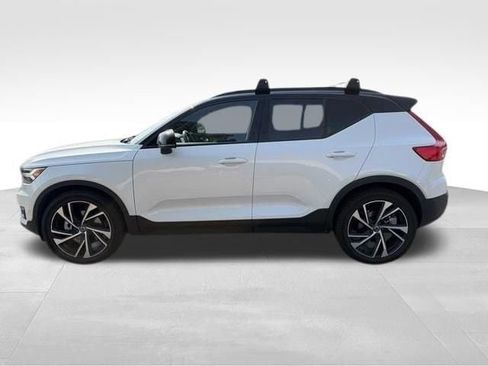Used 2021 Volvo XC40 T5 R-Design w/ Protection Package AWD/4WD image 3