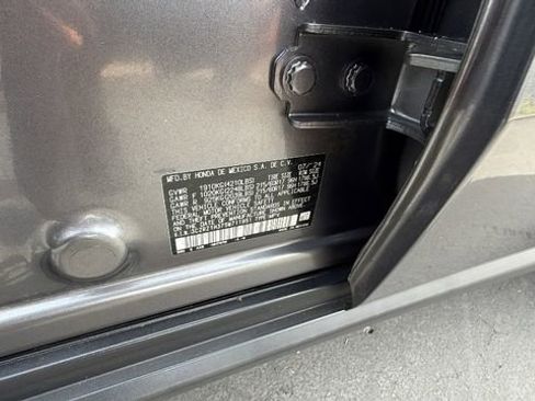 Used 2025 Honda HR-V LX image 32