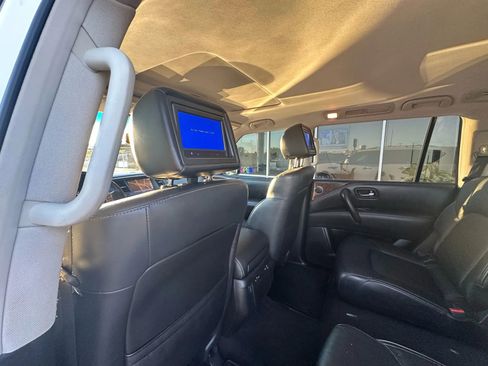 Used 2015 INFINITI QX80 Luxe w/ 22" Wheel Package image 14