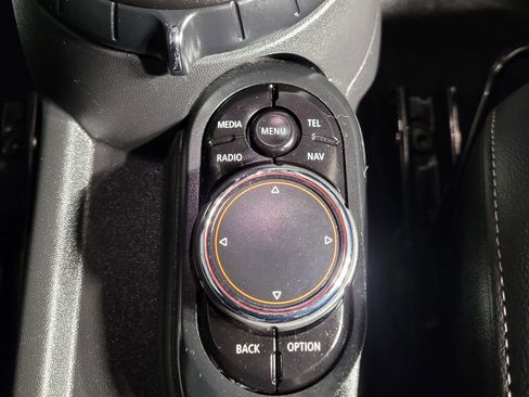 Used 2015 MINI Cooper S image 37