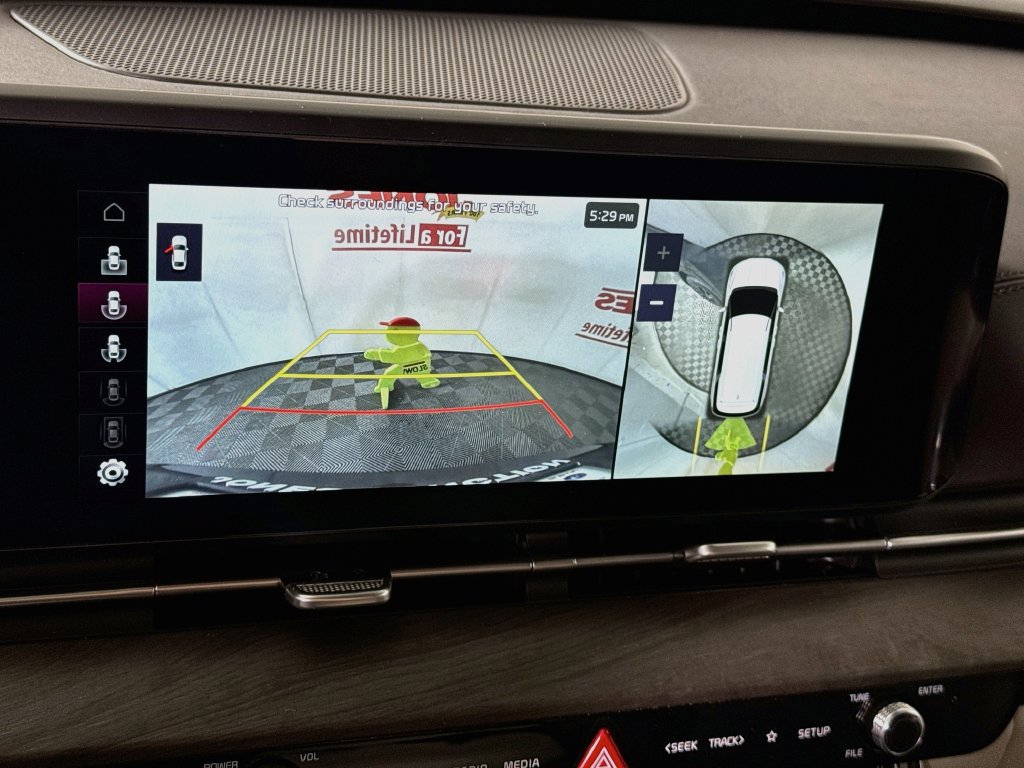 Used 2024 Kia Carnival SX FWD image 7