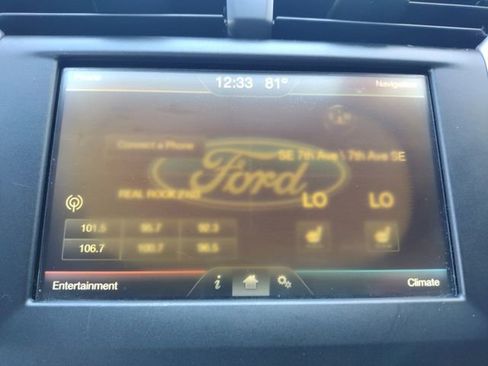 Used 2016 Ford Fusion SE w/ Equipment Group 202A image 21