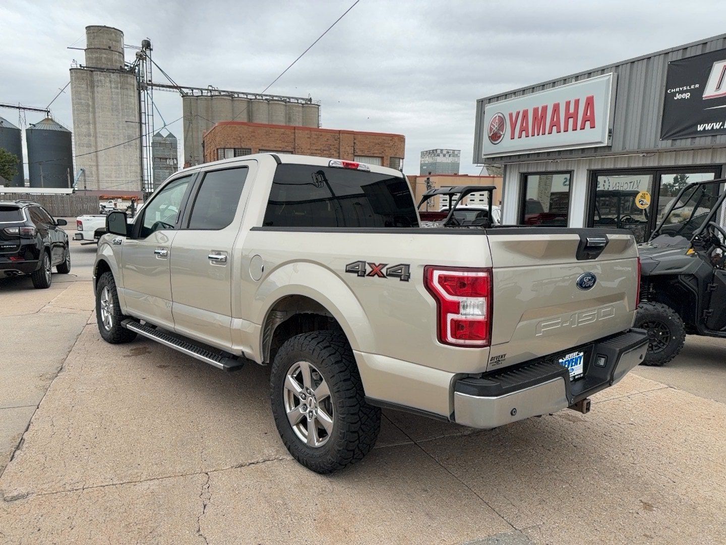 Used 2018 Ford F150 XLT w/ Equipment Group 302A Luxury AWD/4WD image 9