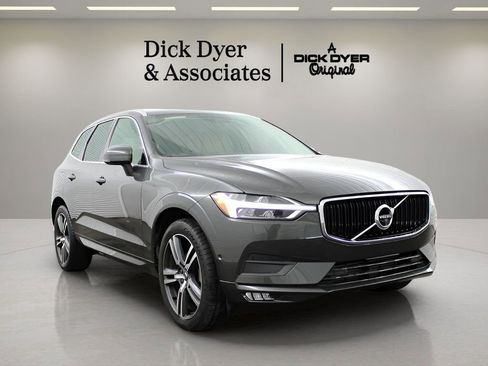 Used 2019 Volvo XC60 T5 Momentum w/ Multimedia Package image 8